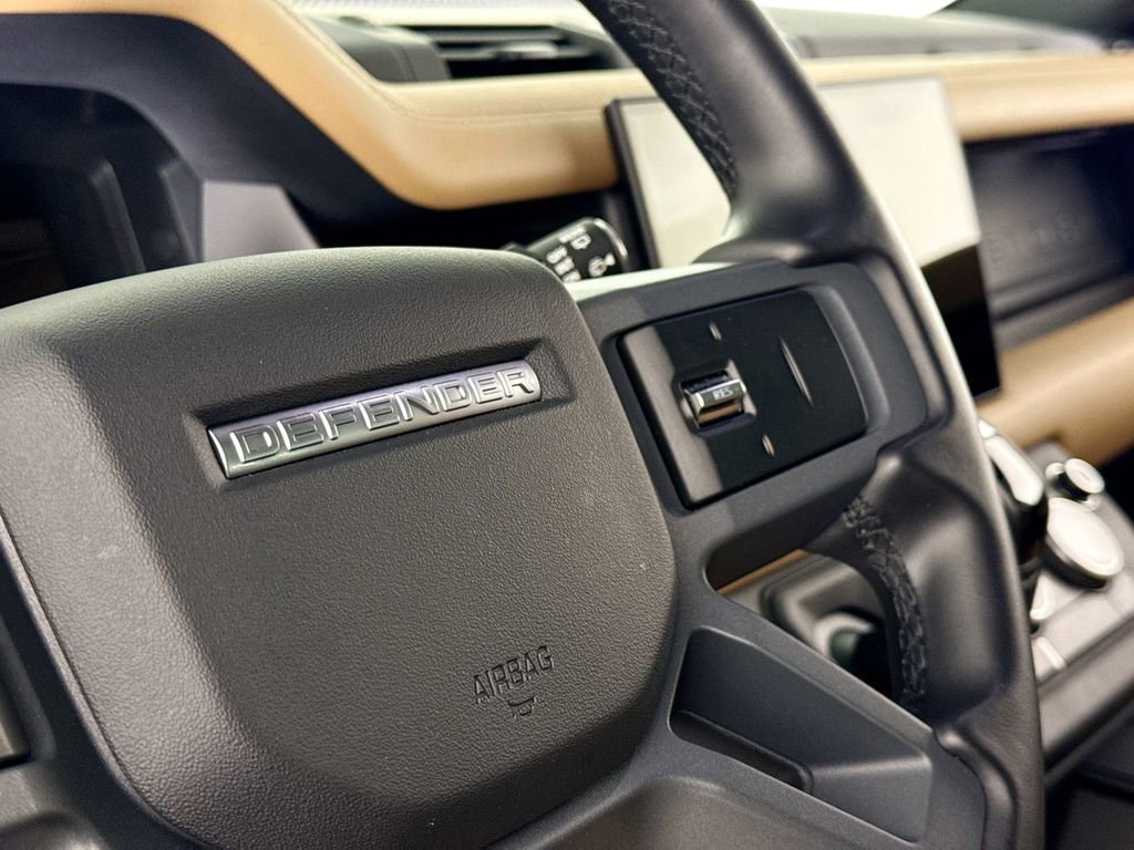 Used 2025 Land Rover Defender 110 S image 19