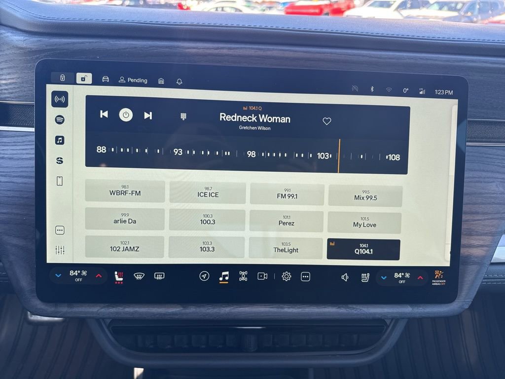 Used 2022 Rivian R1T Adventure image 20