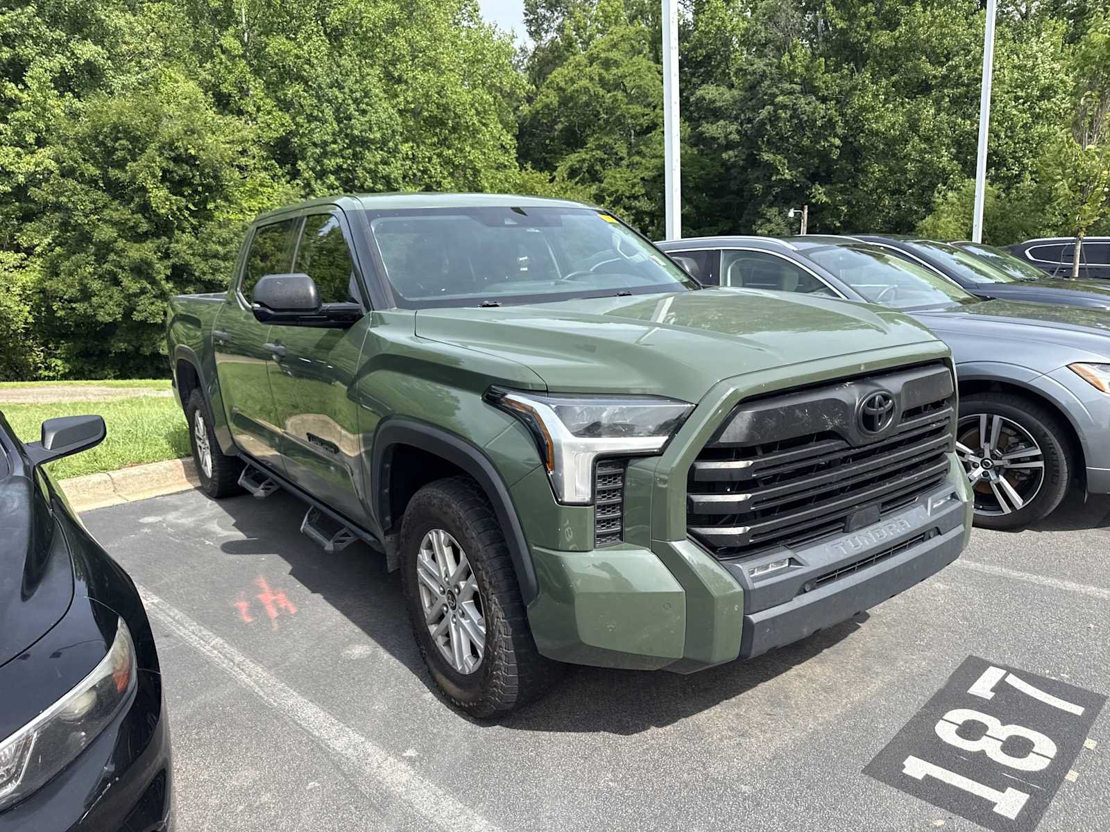 Used 2022 Toyota Tundra SR5 w/ SR5 Convenience Package AWD/4WD image 39