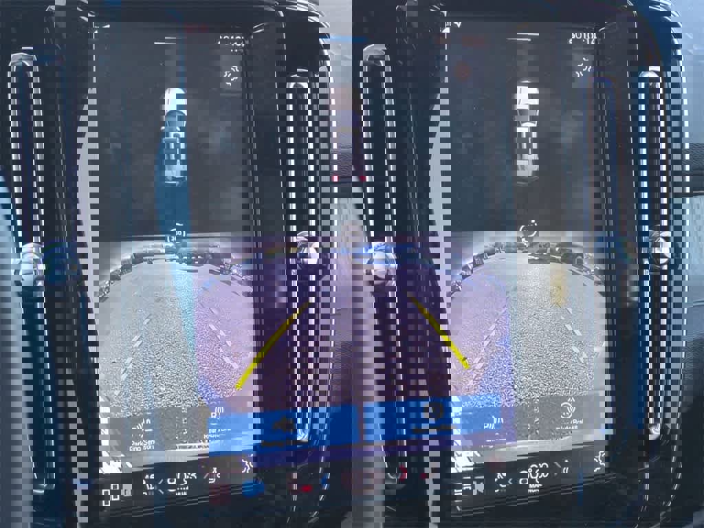 Used 2023 Volvo XC40 B5 Ultimate w/ Protection Package Premier image 29