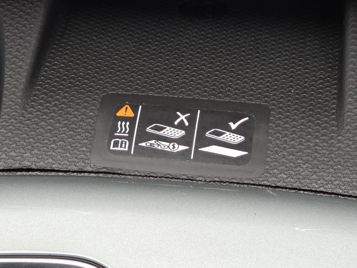 Used 2023 Chevrolet Blazer LT w/ Convenience Package FWD image 9
