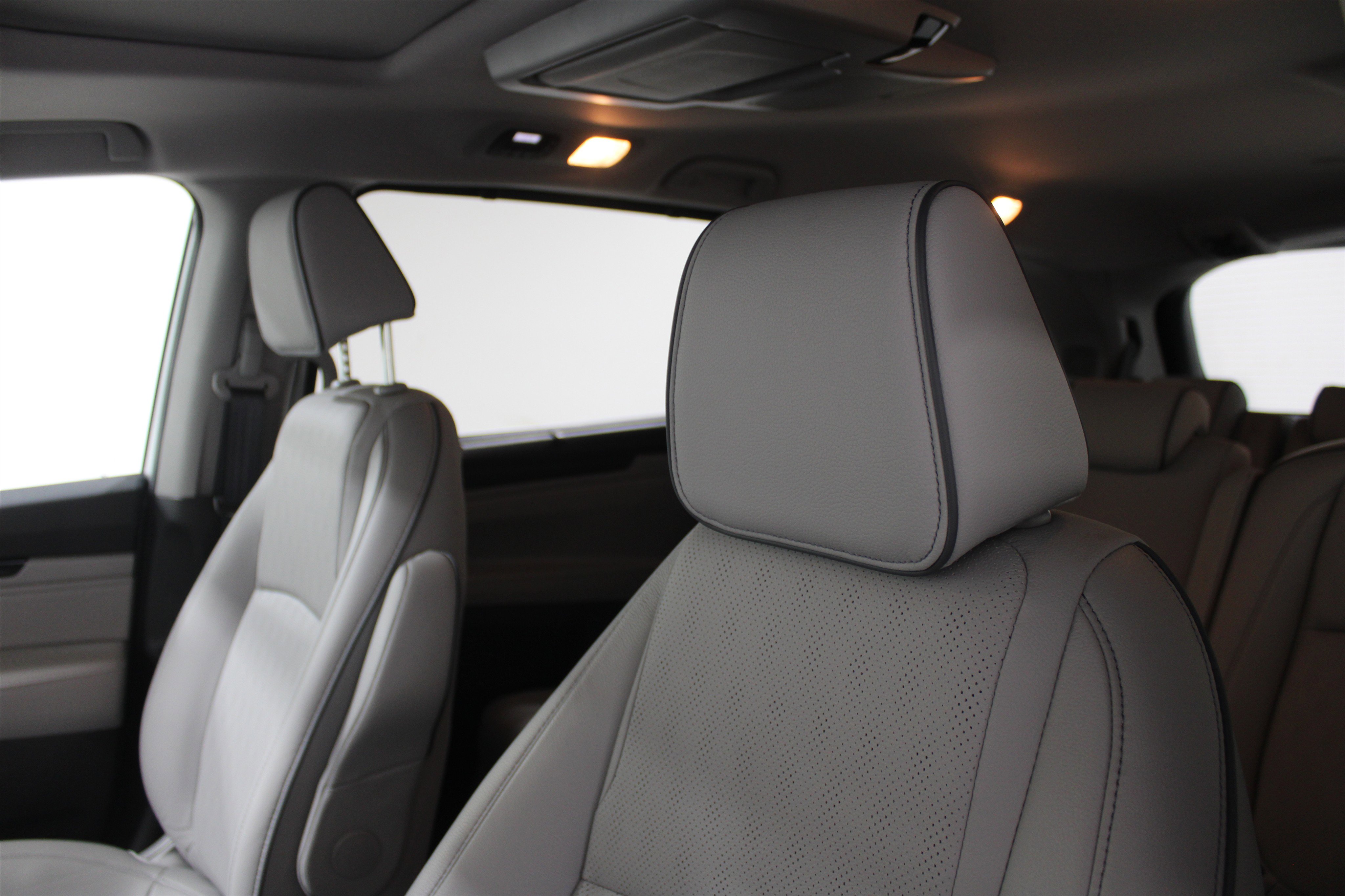 Used 2024 Honda Odyssey Elite image 5