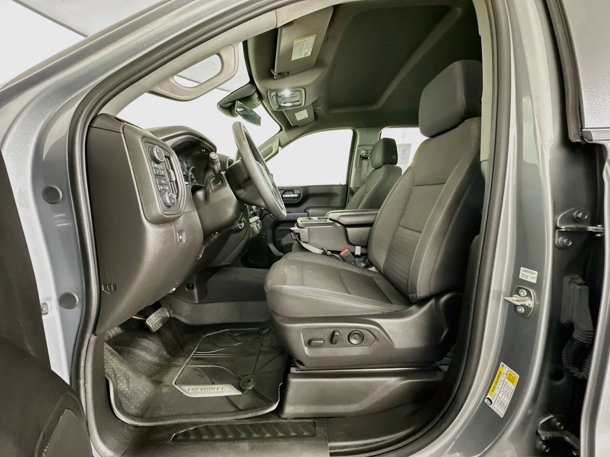 Used 2025 Chevrolet Silverado 1500 Custom w/ Turbomax Blackout Package AWD/4WD image 13