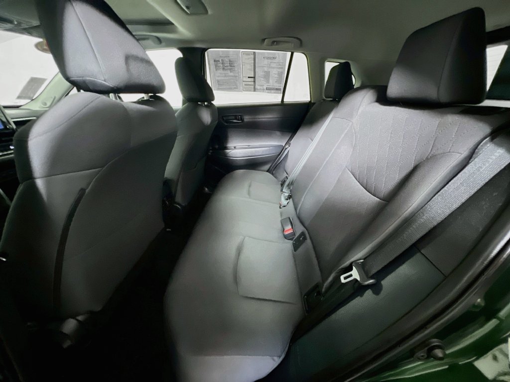 Used 2022 Toyota Corolla Cross LE w/ Moonroof Package FWD image 24