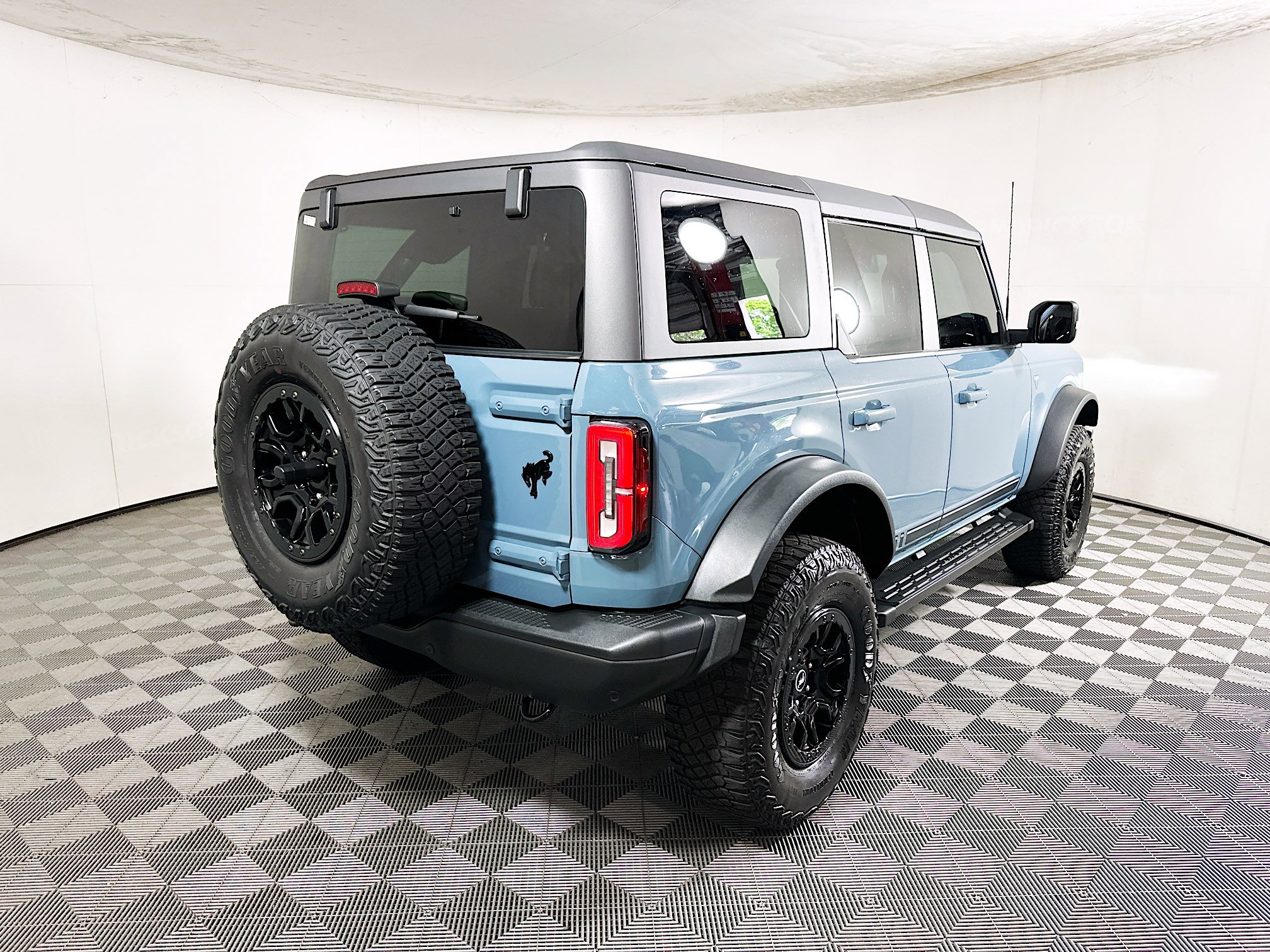 Used 2021 Ford Bronco First Edition image 3