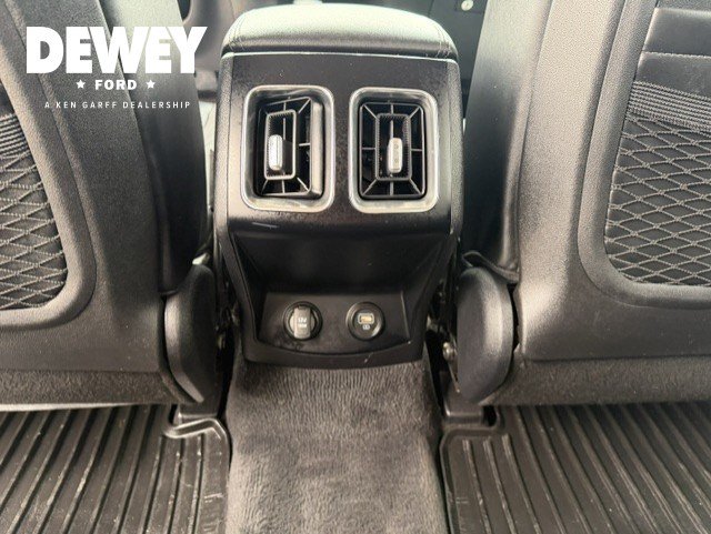 Used 2022 Kia Sorento EX w/ Panoramic Sunroof Package FWD image 29