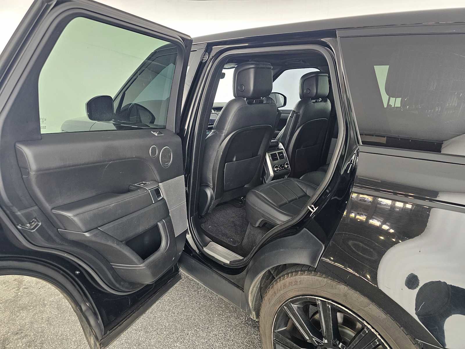 Used 2019 Land Rover Range Rover Sport Supercharged image 15