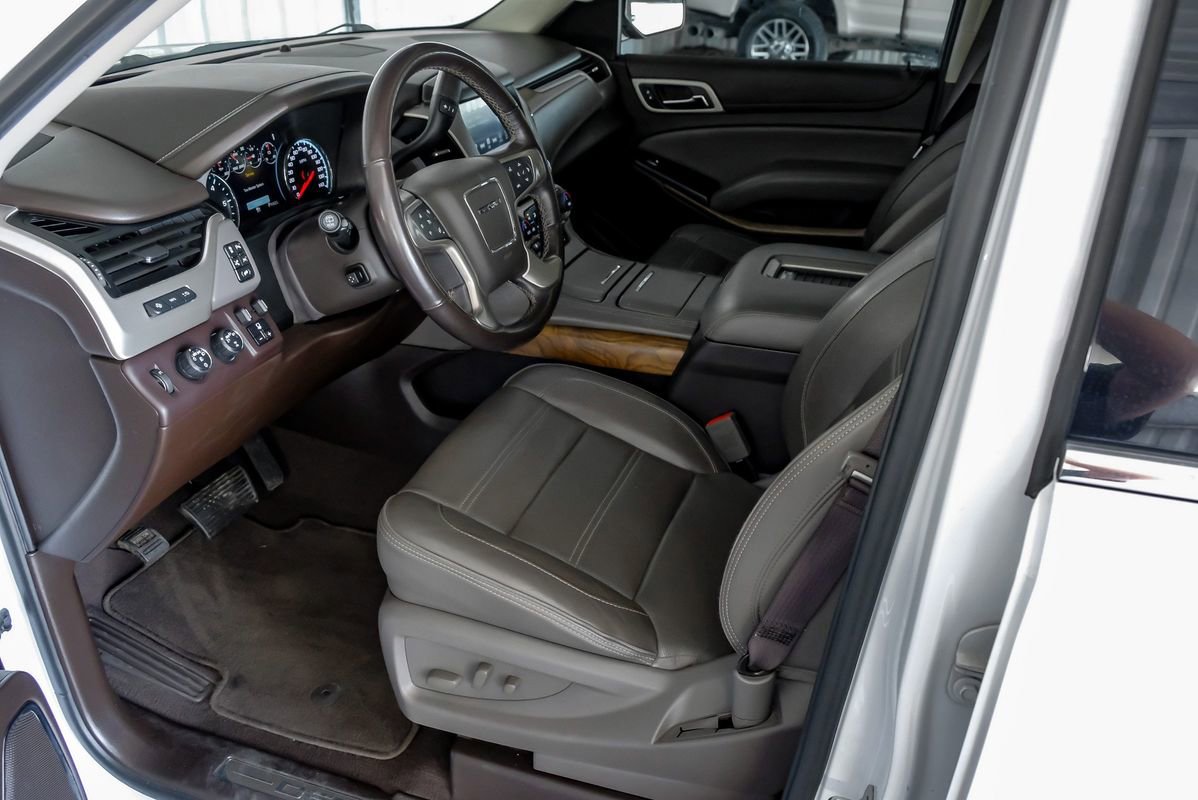 Used 2020 GMC Yukon Denali w/ Denali Ultimate Package image 14