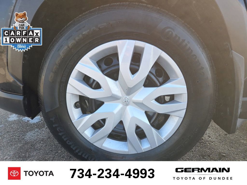 Used 2023 Toyota Corolla Cross L image 12