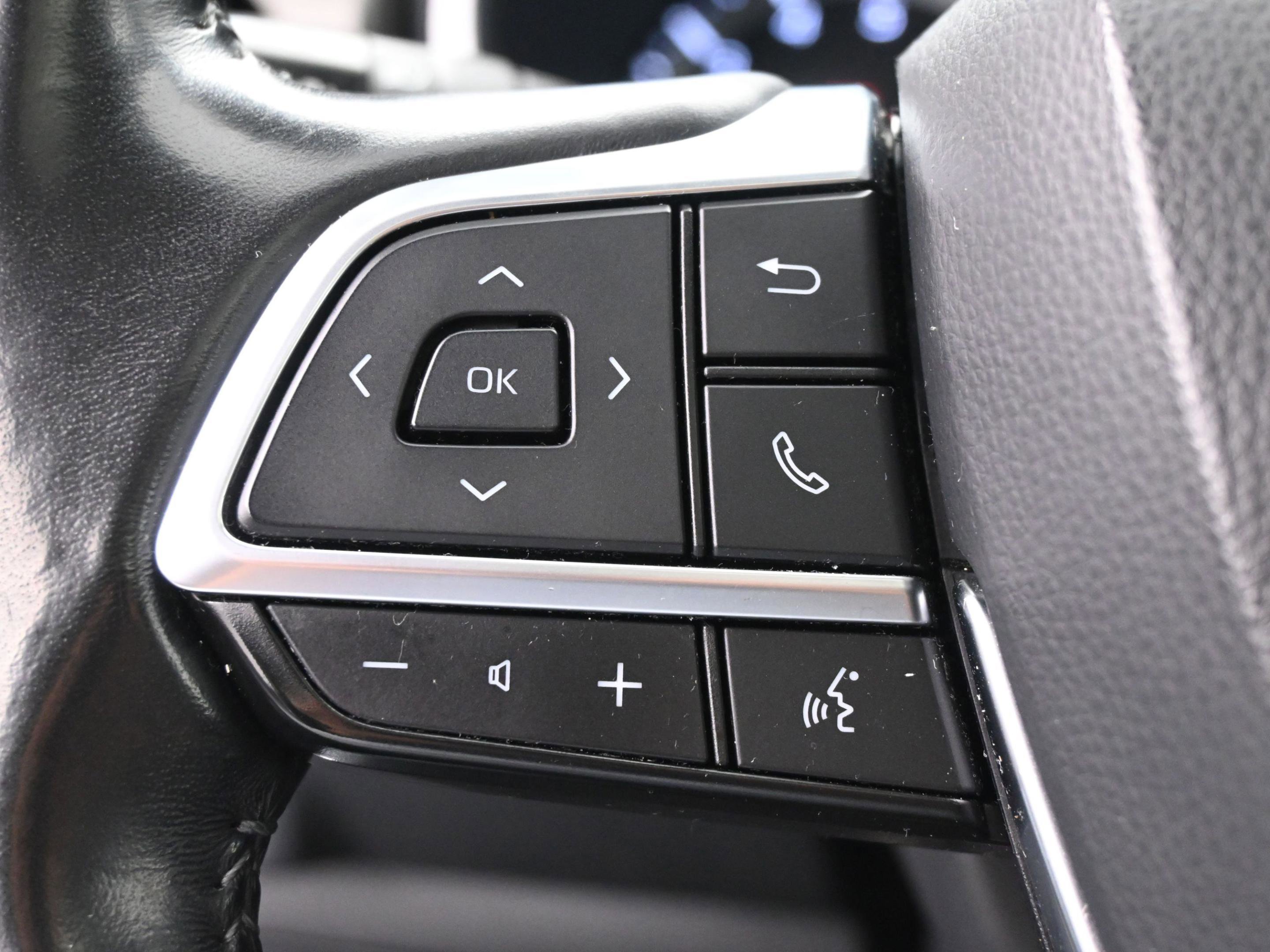 Used 2021 Toyota Highlander XLE image 18