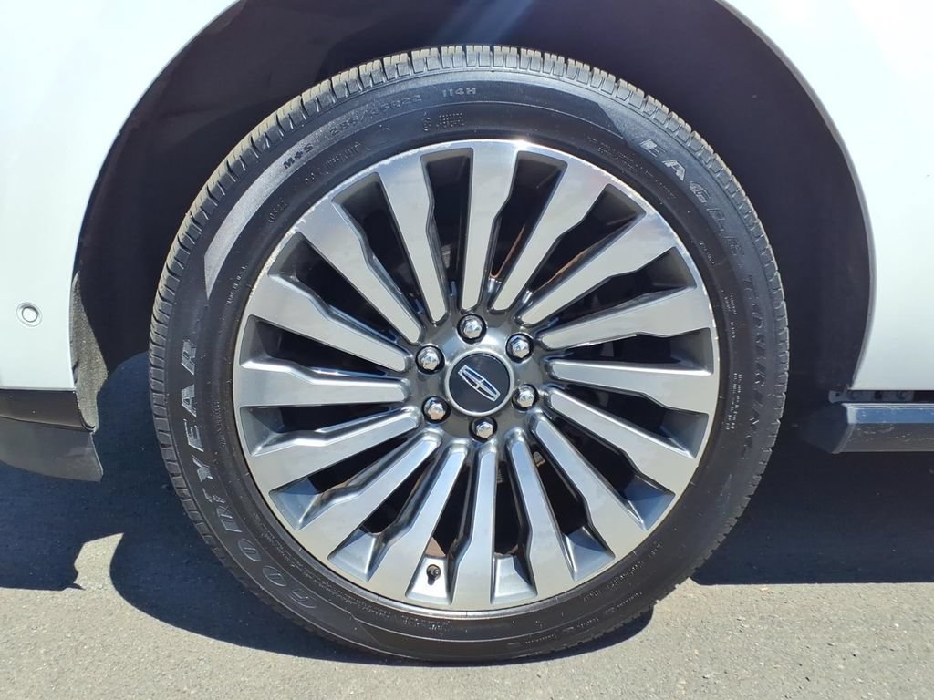 Used 2019 Lincoln Navigator L Reserve w/ Cargo Package AWD/4WD image 11