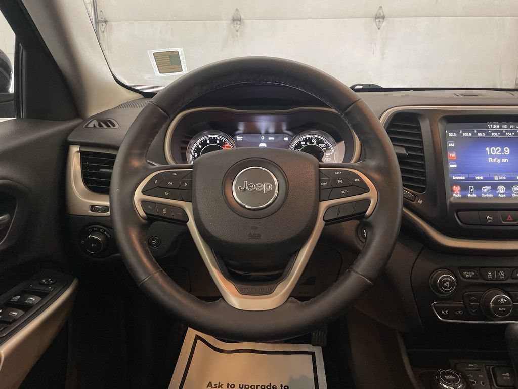 Used 2018 Jeep Cherokee Limited AWD/4WD image 5