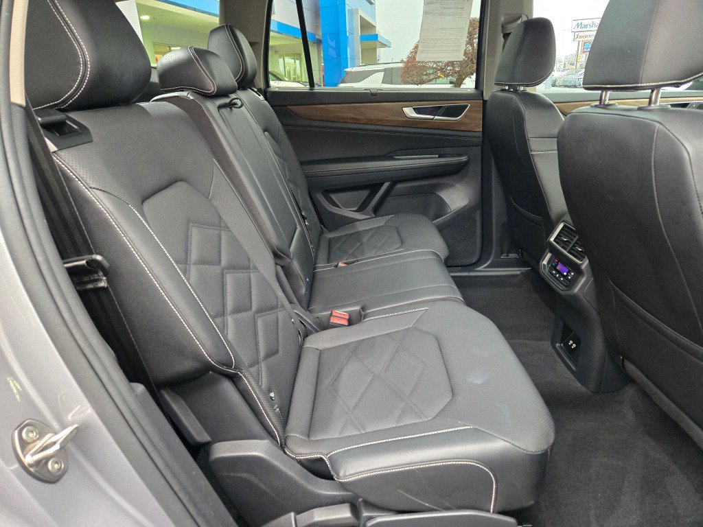 Used 2025 Volkswagen Atlas SE image 10