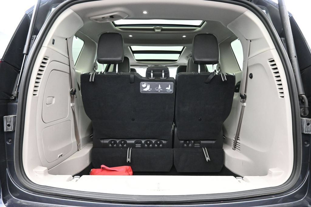 Used 2021 Chrysler Pacifica Limited w/ Premium & Safety Sphere Group FWD image 29