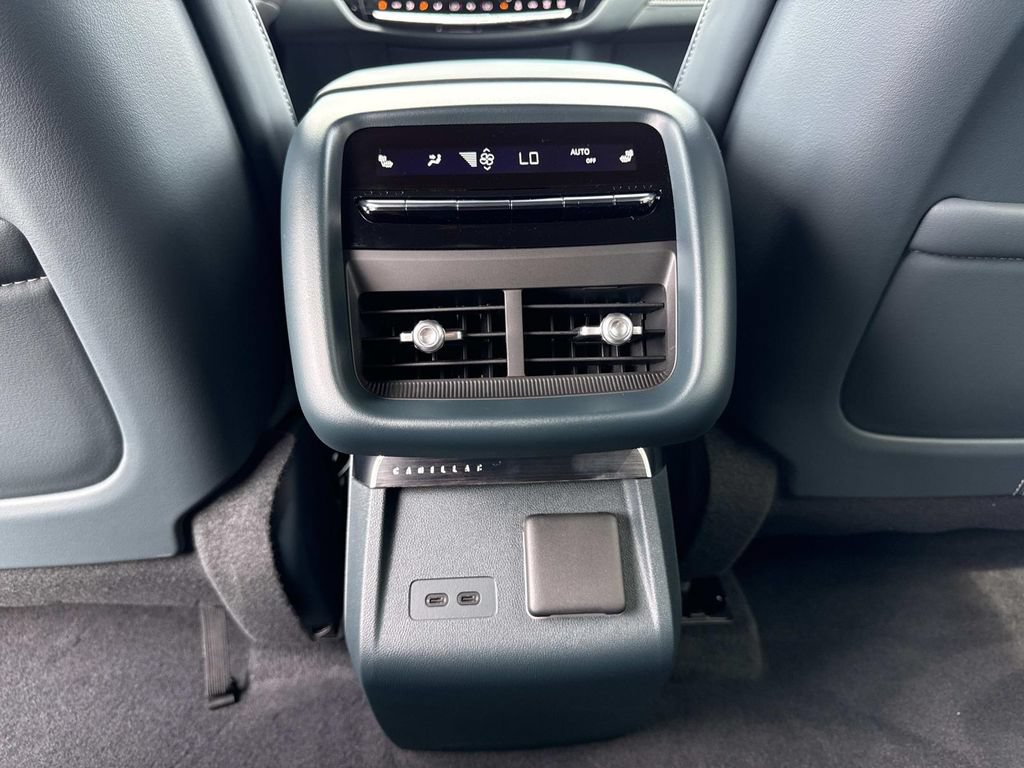 New 2026 Cadillac Lyriq Signature Luxury w/ Nappa Leather Package RWD image 16