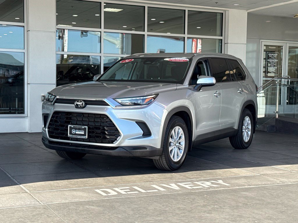 Certified 2024 Toyota Grand Highlander FWD image 2