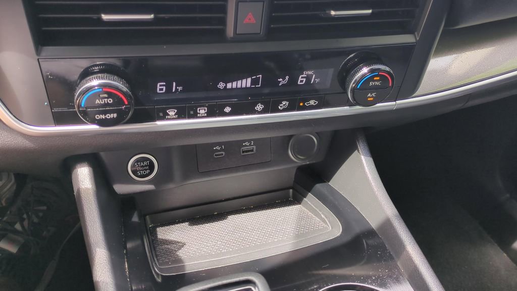 Used 2023 Nissan Rogue SV image 20