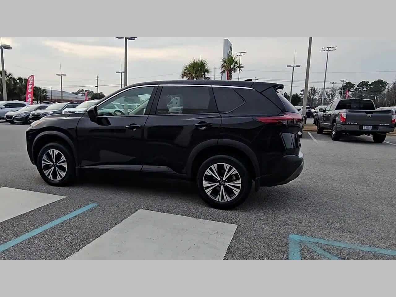 Used 2023 Nissan Rogue SV image 26