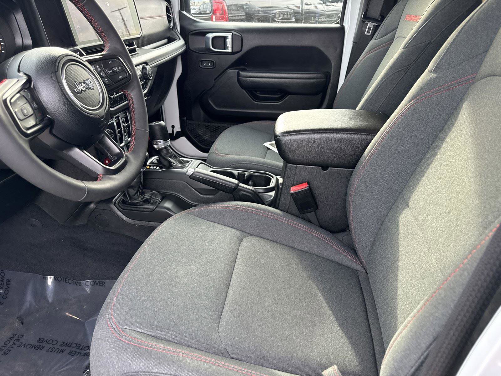 Certified 2025 Jeep Gladiator Rubicon w/ Convenience Group AWD/4WD image 16