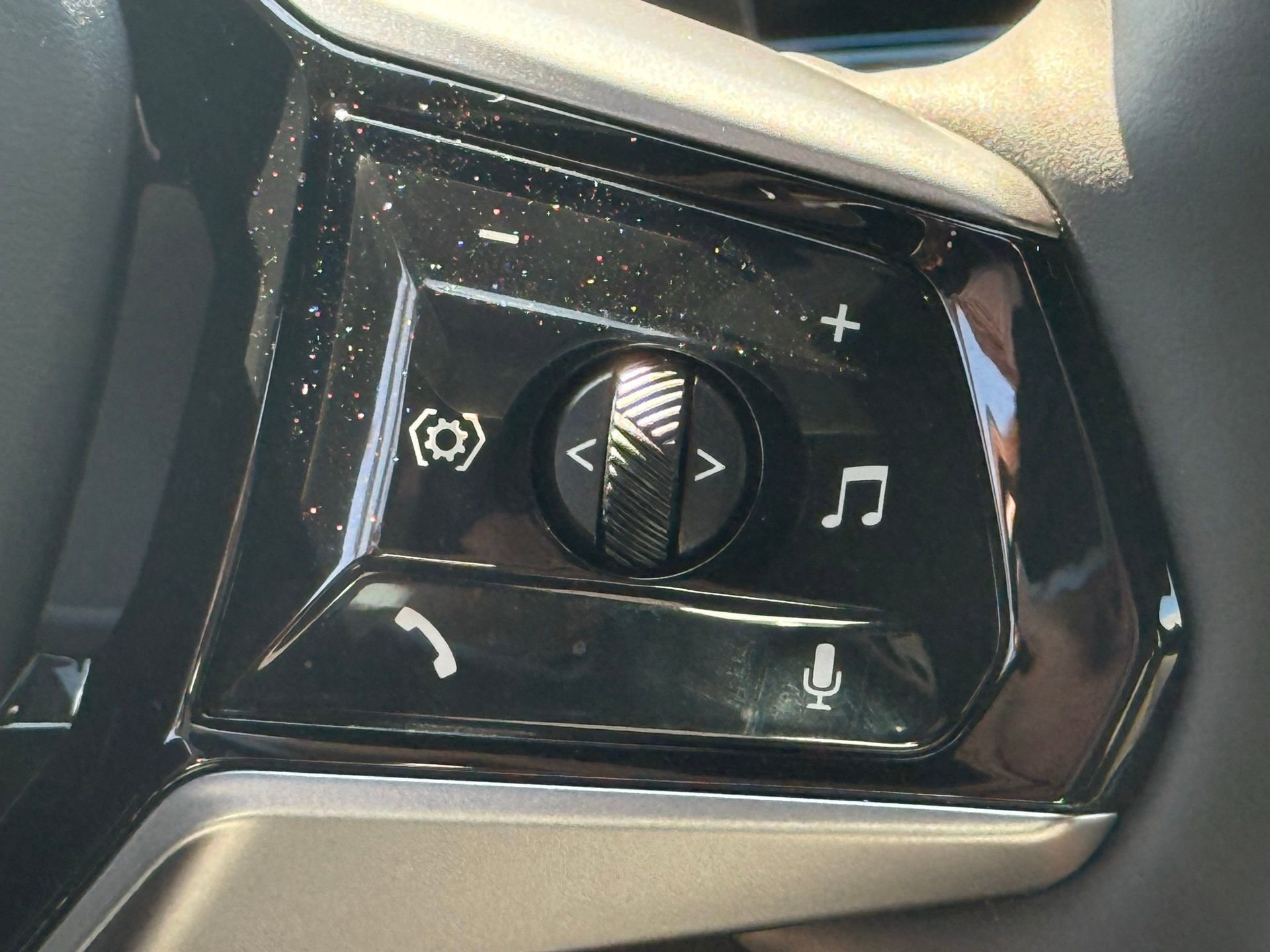 Used 2024 BMW 530i xDrive w/ Convenience Package image 37