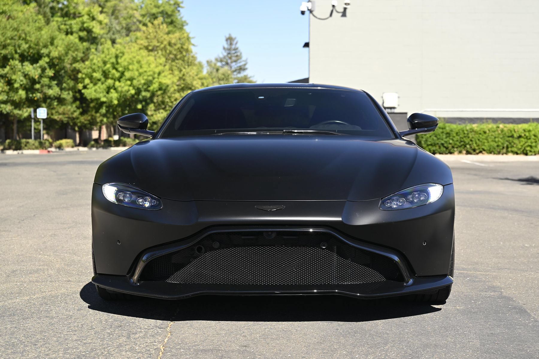 Used 2020 Aston Martin V8 Vantage Coupe RWD image 2