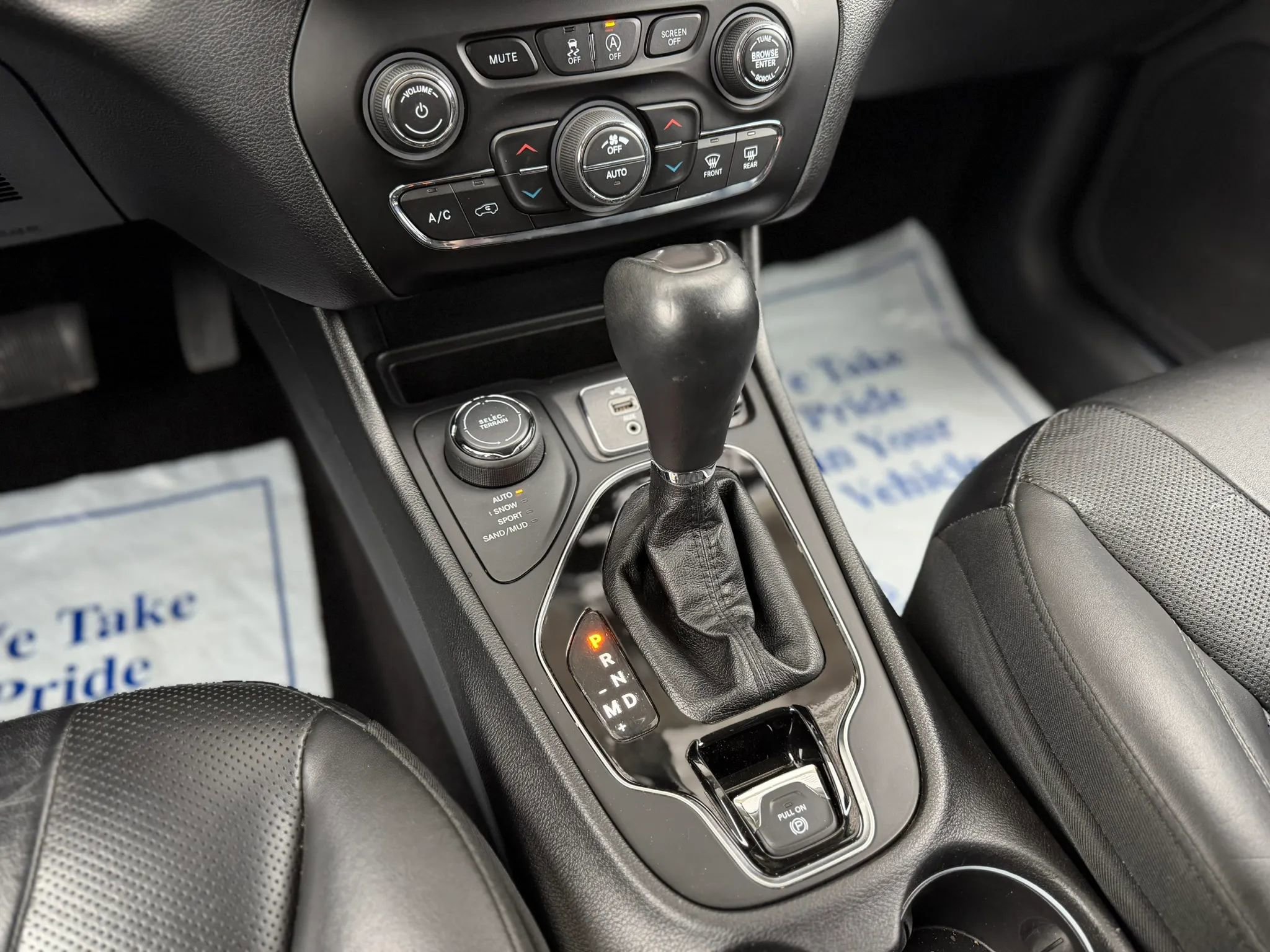 Used 2019 Jeep Cherokee Limited image 21