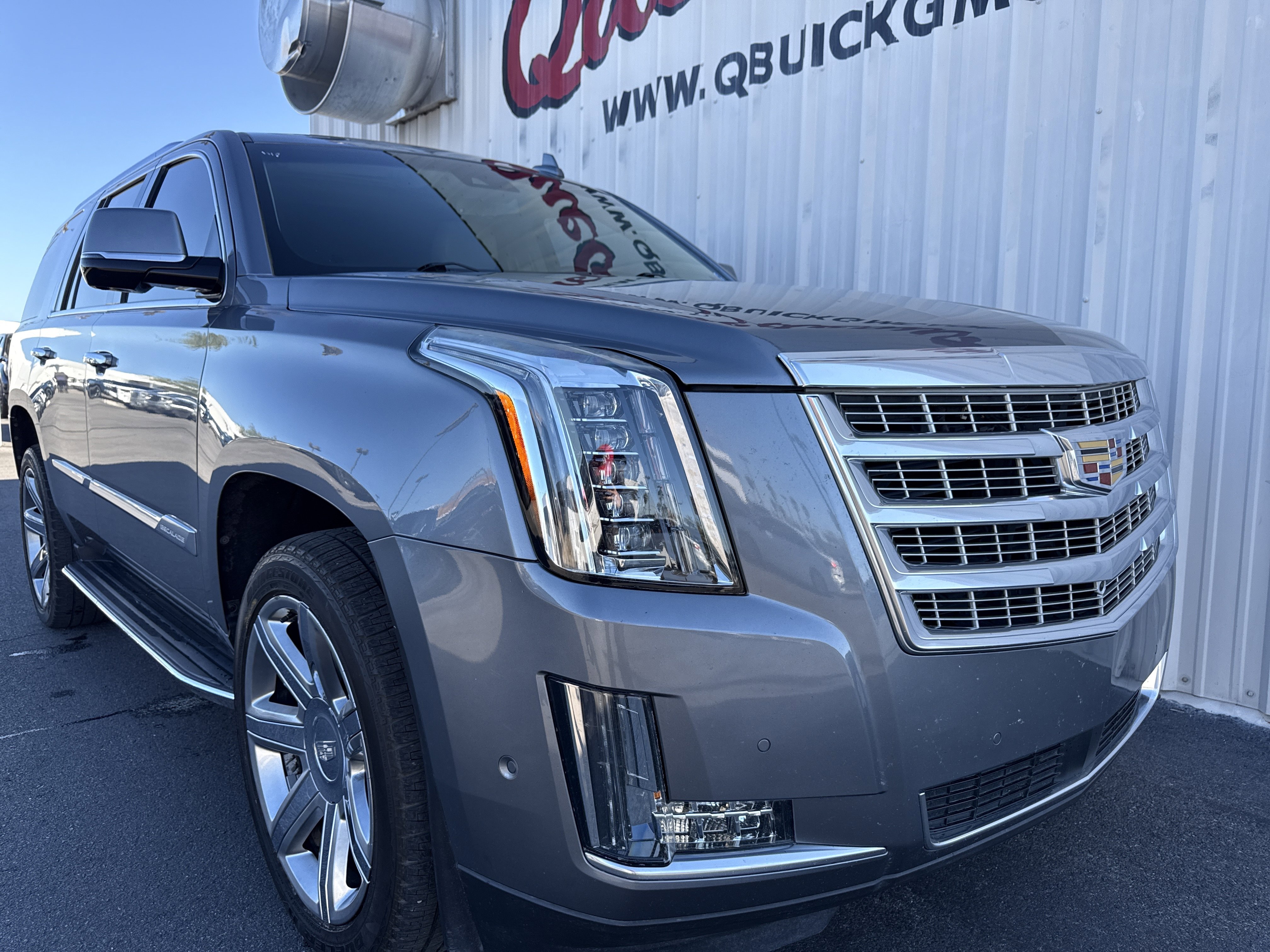 Used 2018 Cadillac Escalade Luxury w/ LPO, Radiant Package image 39