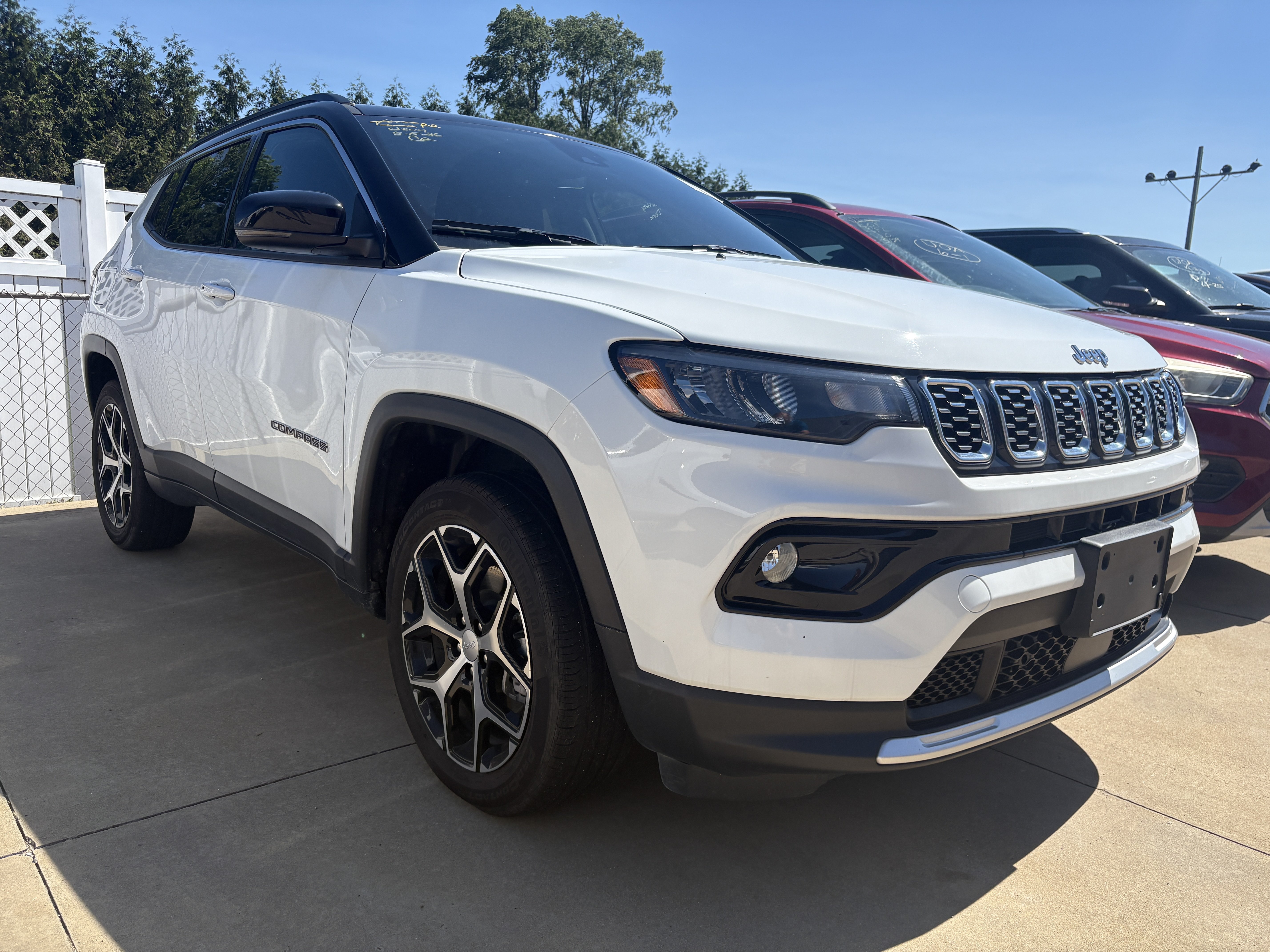 Used 2024 Jeep Compass Limited AWD/4WD image 2