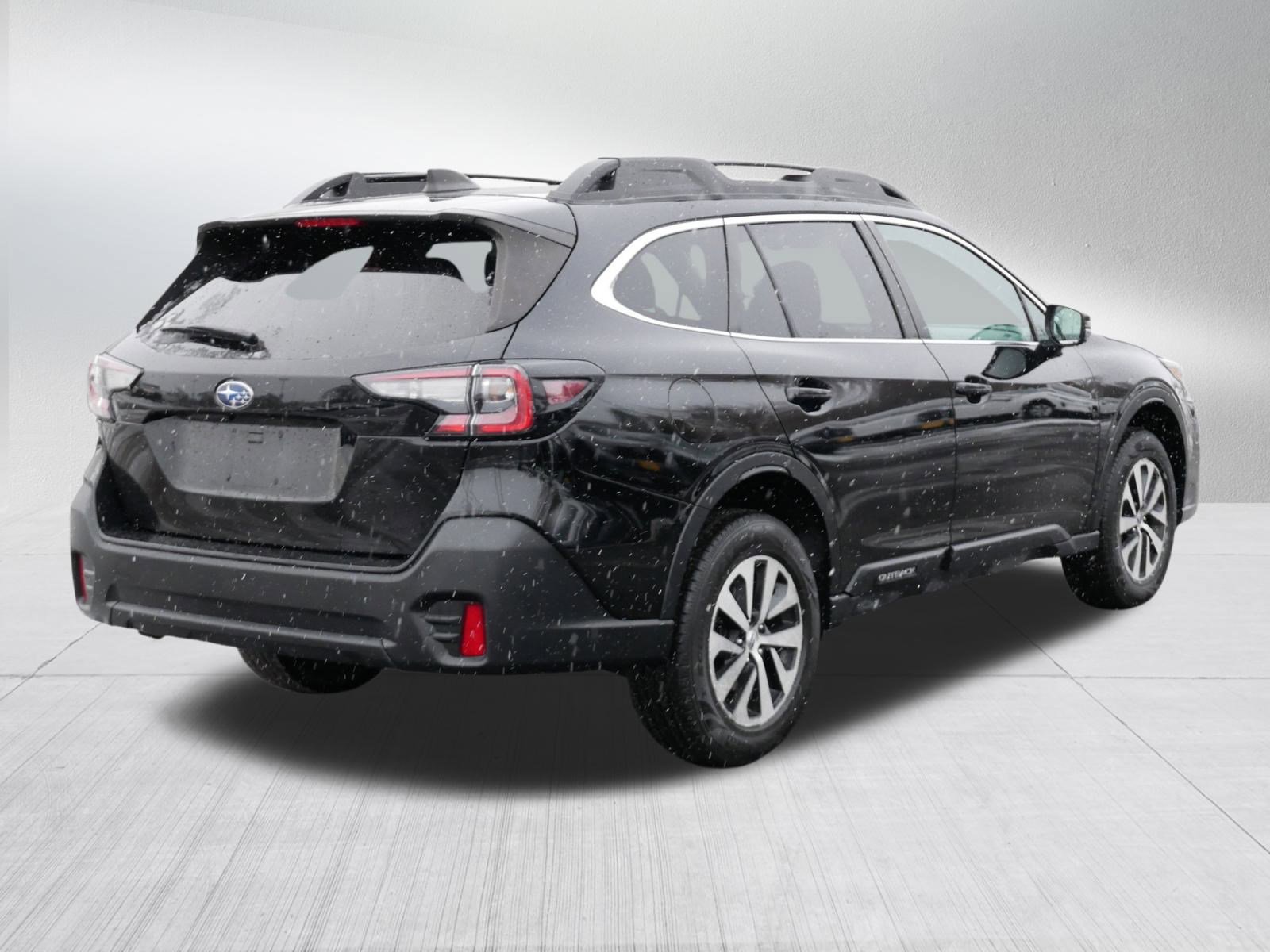 Used 2021 Subaru Outback Premium image 7