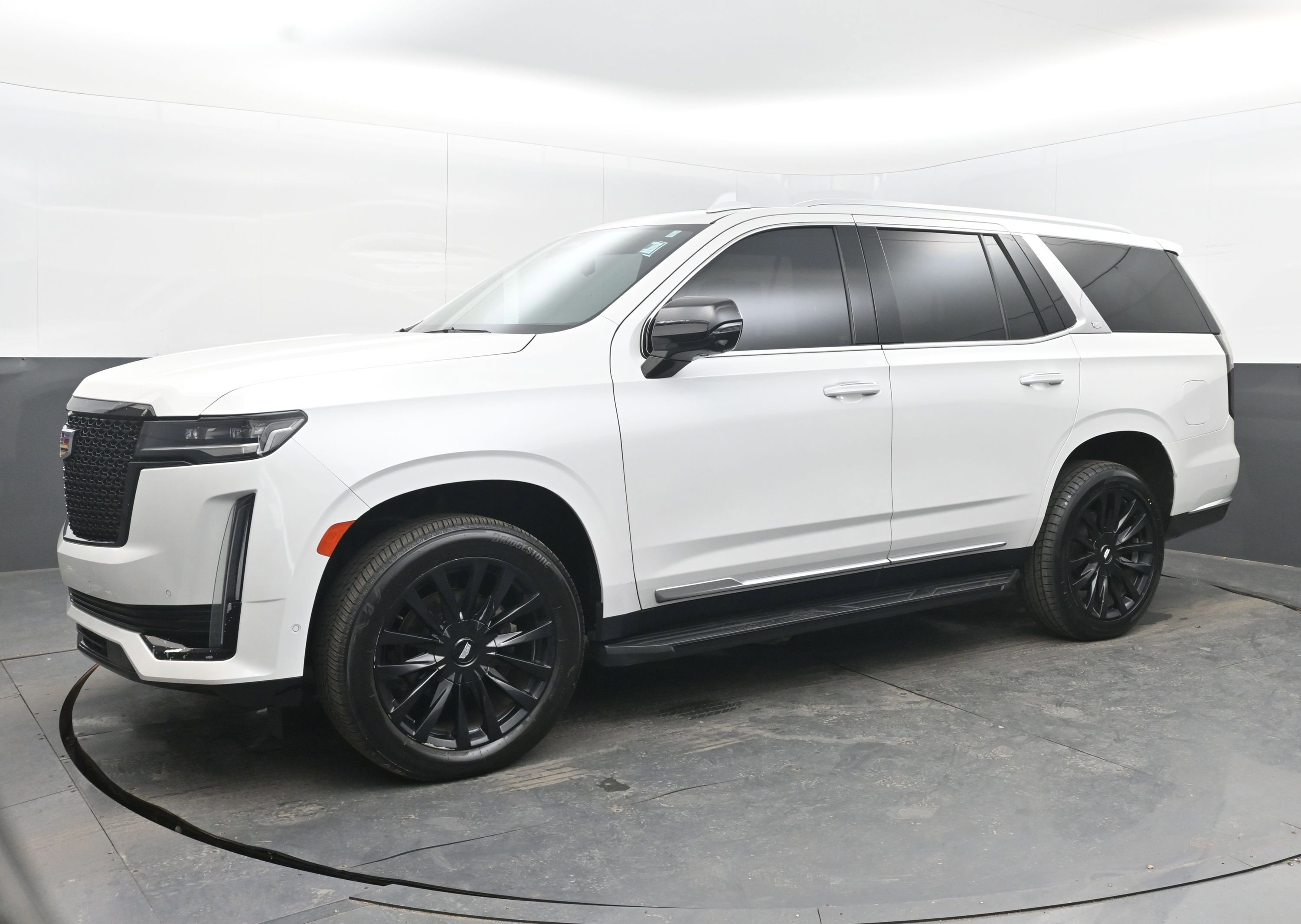 Used 2021 Cadillac Escalade Premium Luxury image 4