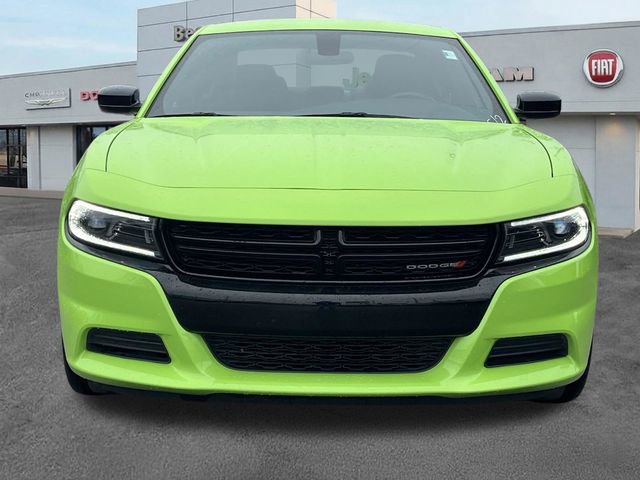 Used 2023 Dodge Charger SXT w/ Blacktop Package RWD image 2