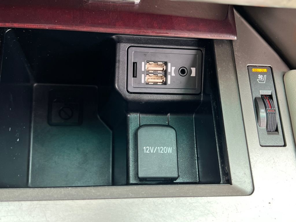 Used 2019 Lexus GX 460 Premium w/ Premium Package image 24