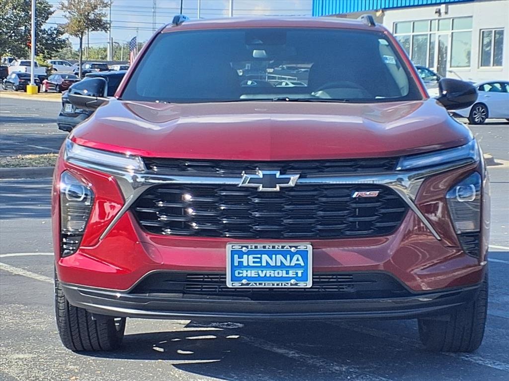 Used 2025 Chevrolet Trax RS w/ Driver Confidence Package image 2