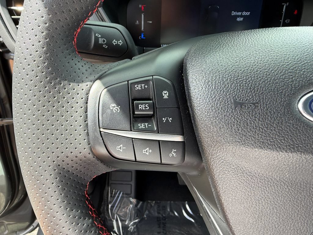 Used 2025 Ford Escape ST-Line w/ Equipment Group 301A FWD image 24