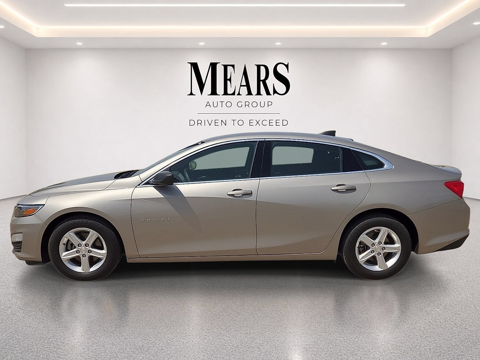 Used 2024 Chevrolet Malibu LS FWD image 2