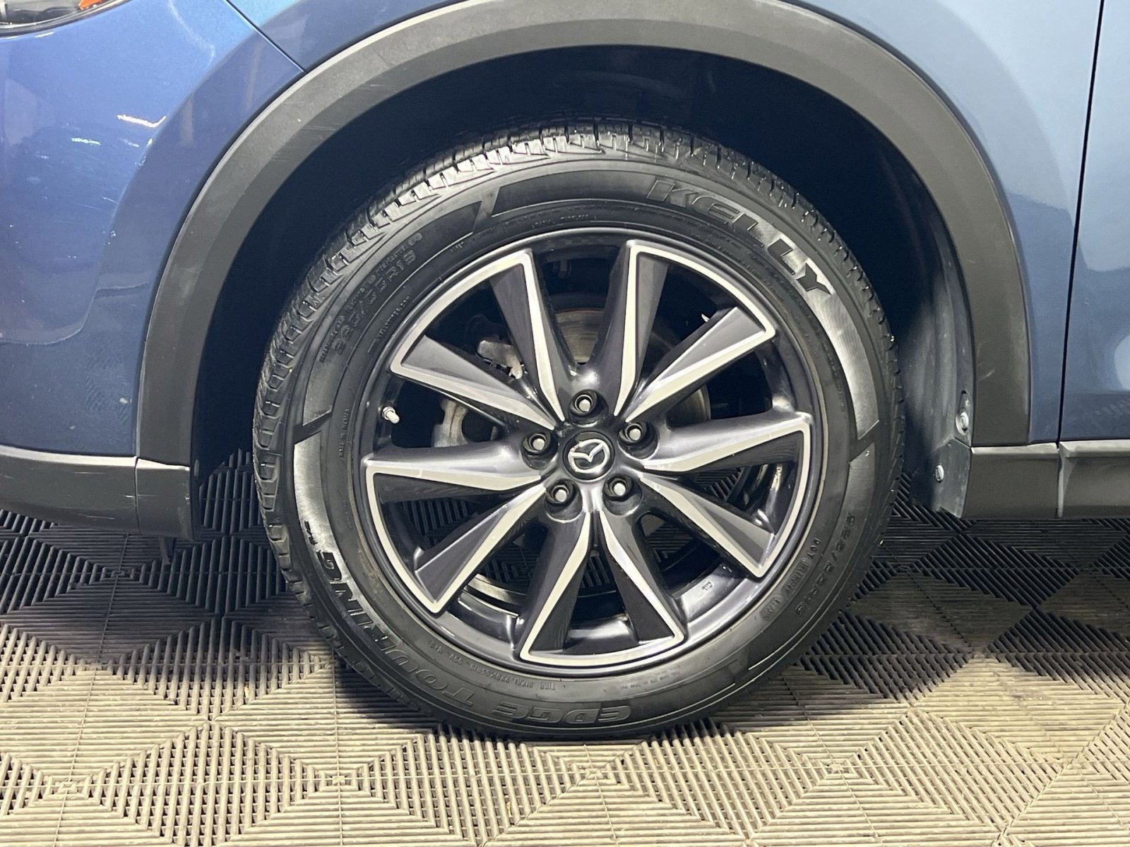 Used 2018 MAZDA CX-5 Touring image 11