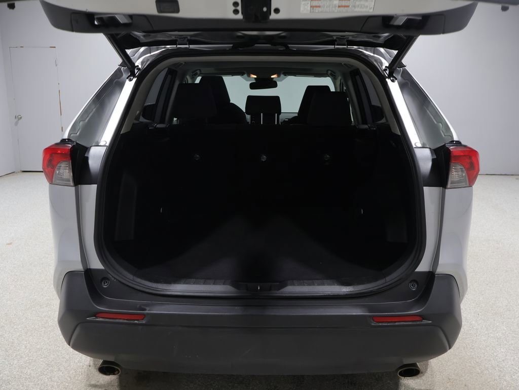 Used 2019 Toyota RAV4 XLE w/ Convenience Package image 19