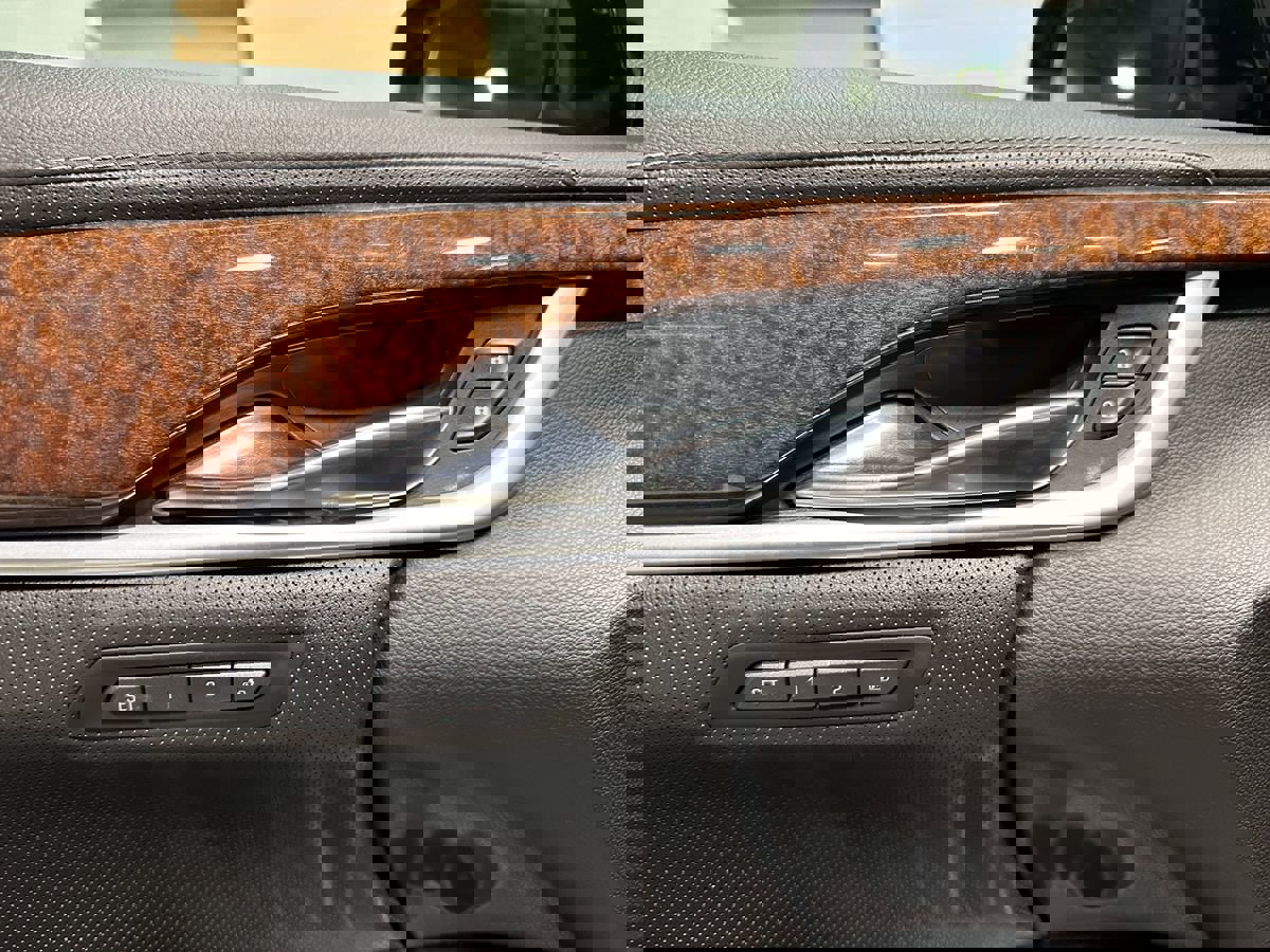 Used 2013 Cadillac XTS Premium image 25