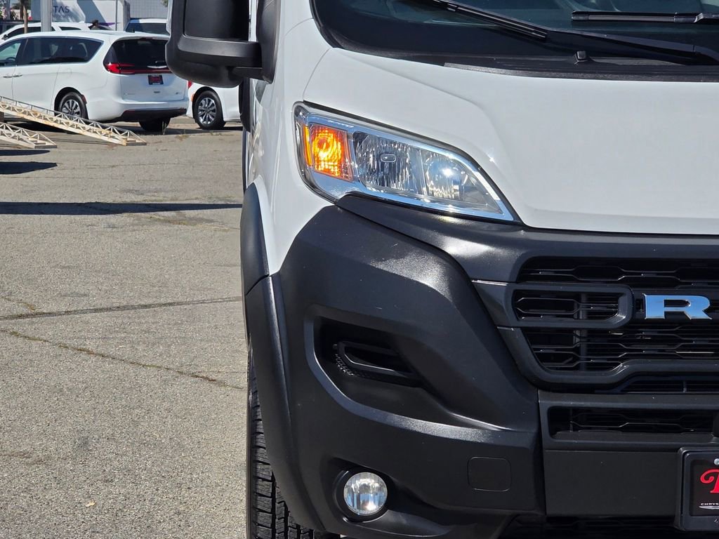 Used 2025 RAM ProMaster 2500 w/ Convenience Group FWD image 3