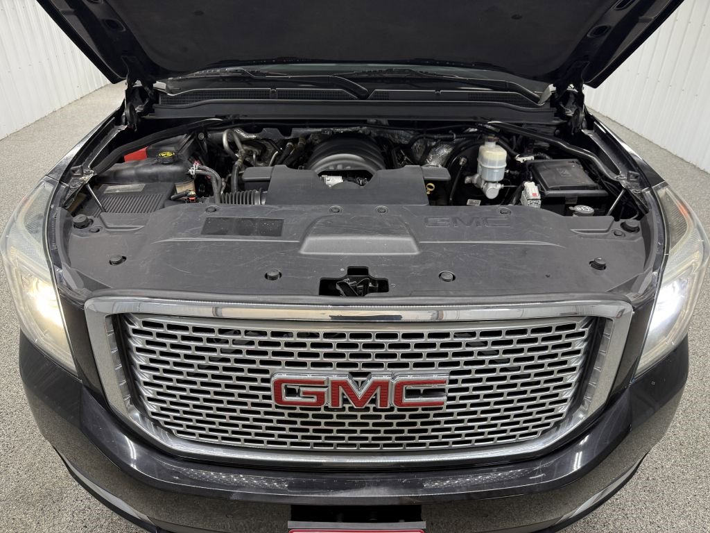 Used 2016 GMC Yukon XL Denali image 36