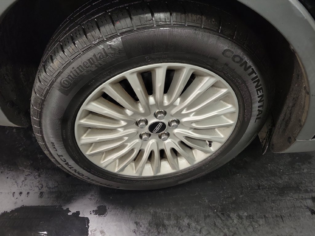 Used 2019 Lincoln Nautilus FWD image 11
