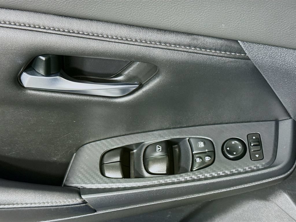 Certified 2021 Nissan Sentra SV FWD image 22