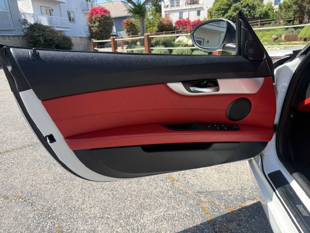 Used 2012 BMW Z4 sDrive28i RWD image 26
