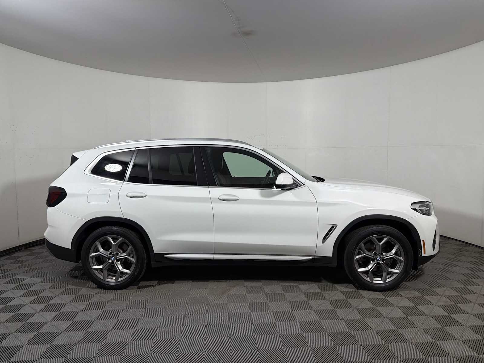 Used 2023 BMW X3 xDrive30i w/ Convenience Package AWD/4WD image 7