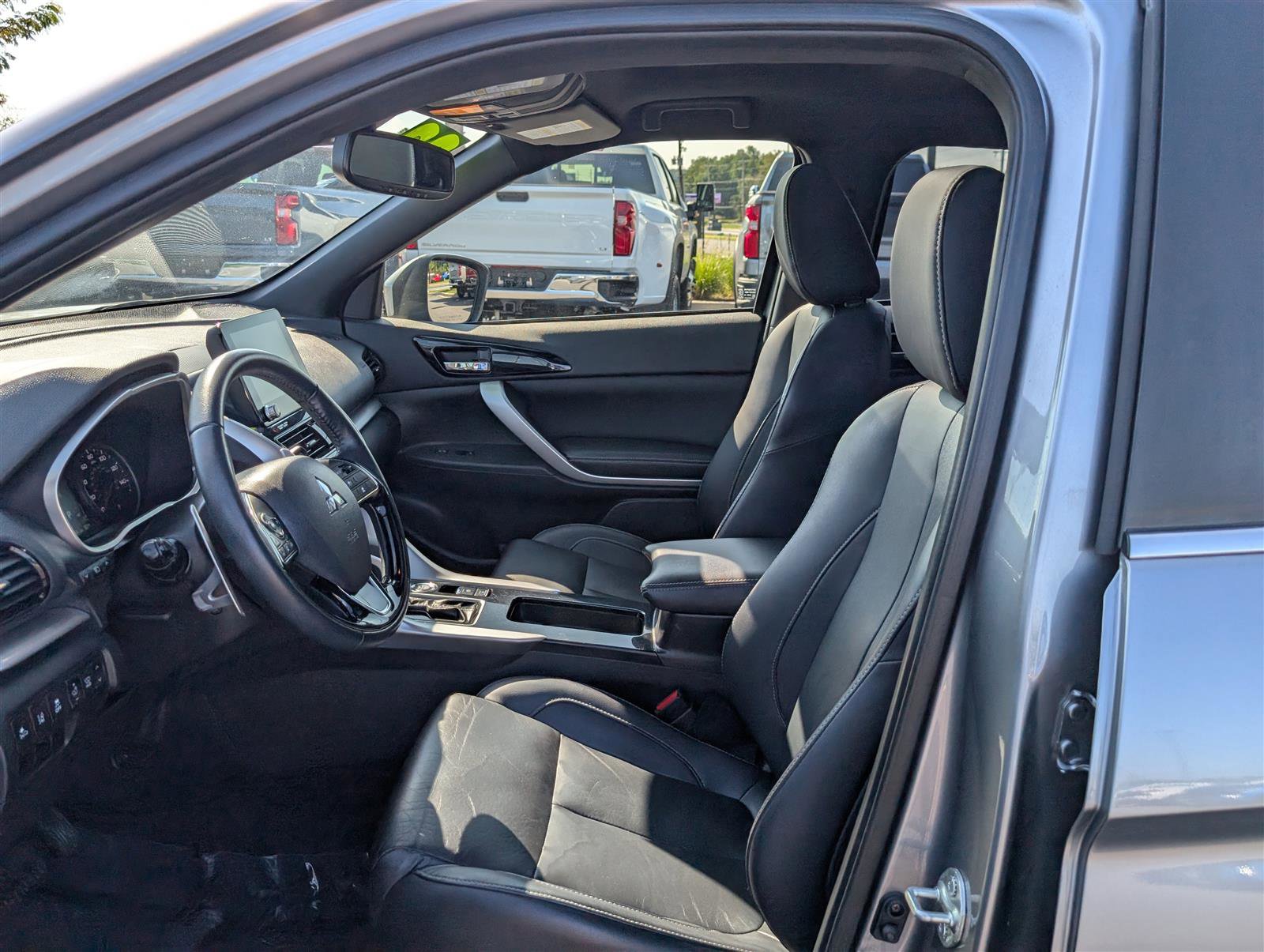 Used 2022 Mitsubishi Eclipse Cross SEL image 16