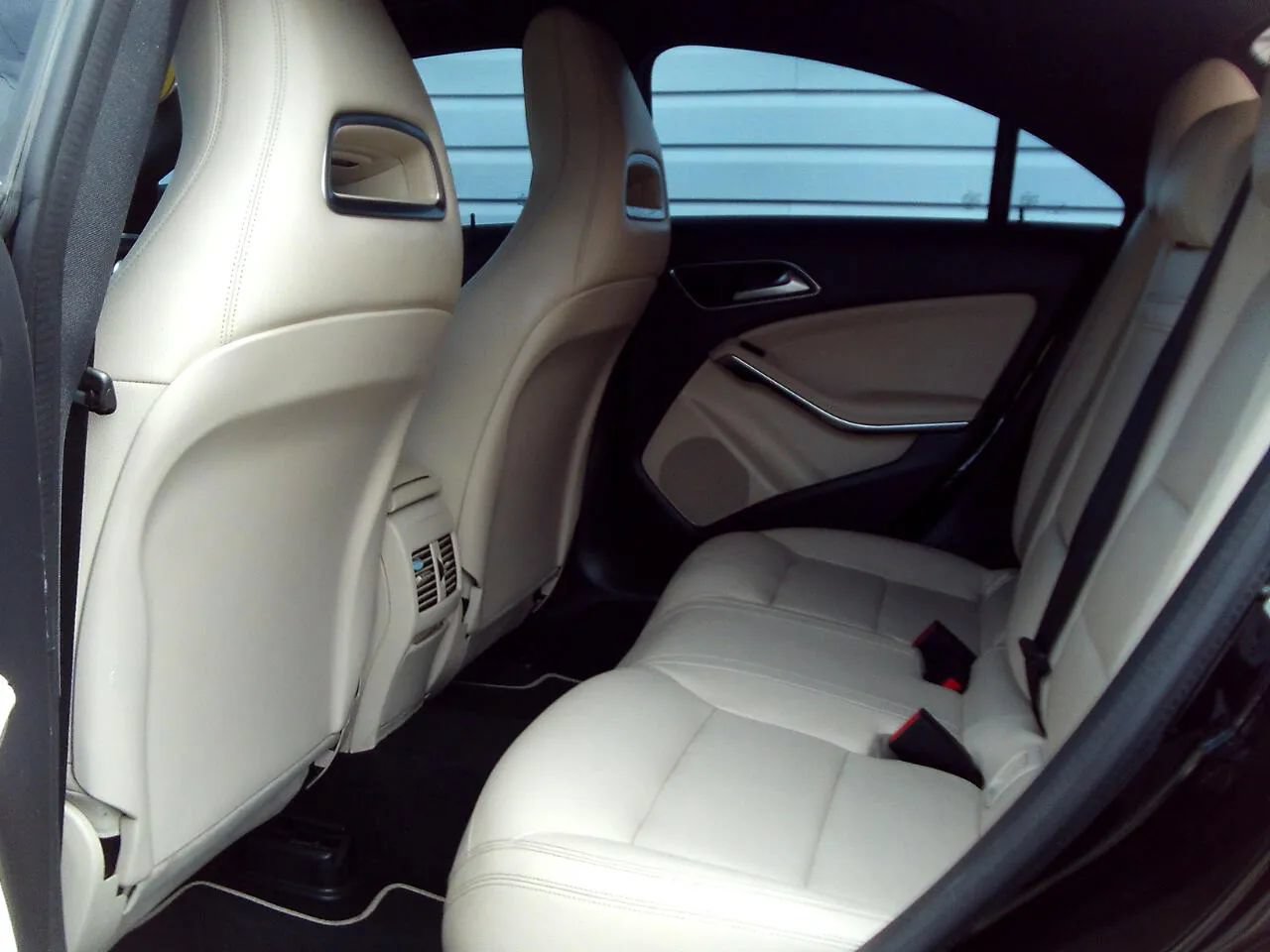 Used 2015 Mercedes-Benz CLA 250 4MATIC w/ Premium 1 Package image 23