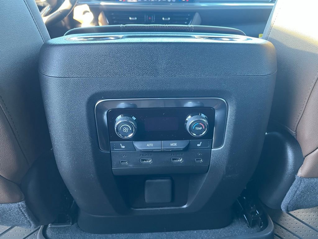 New 2026 Chevrolet Suburban High Country image 28