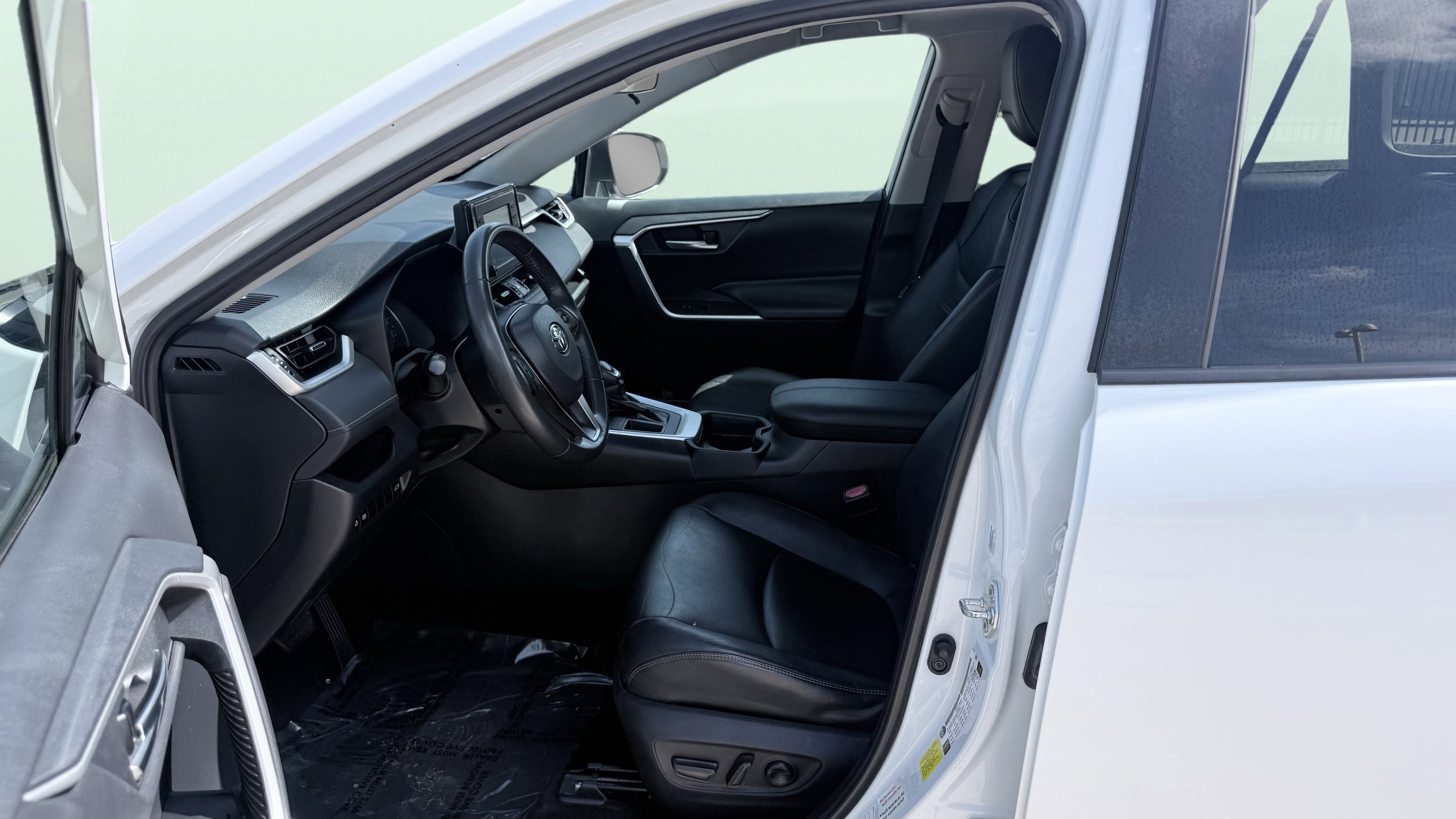 Used 2019 Toyota RAV4 XLE Premium image 22