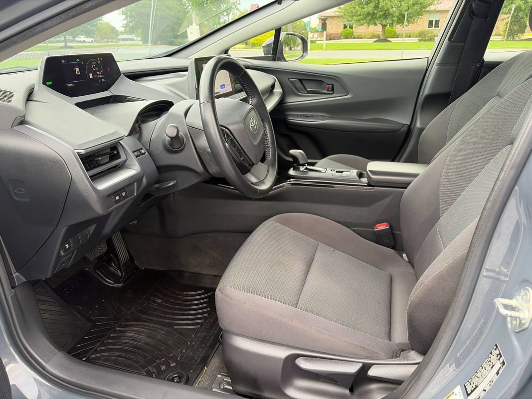 Used 2023 Toyota Prius LE FWD image 10