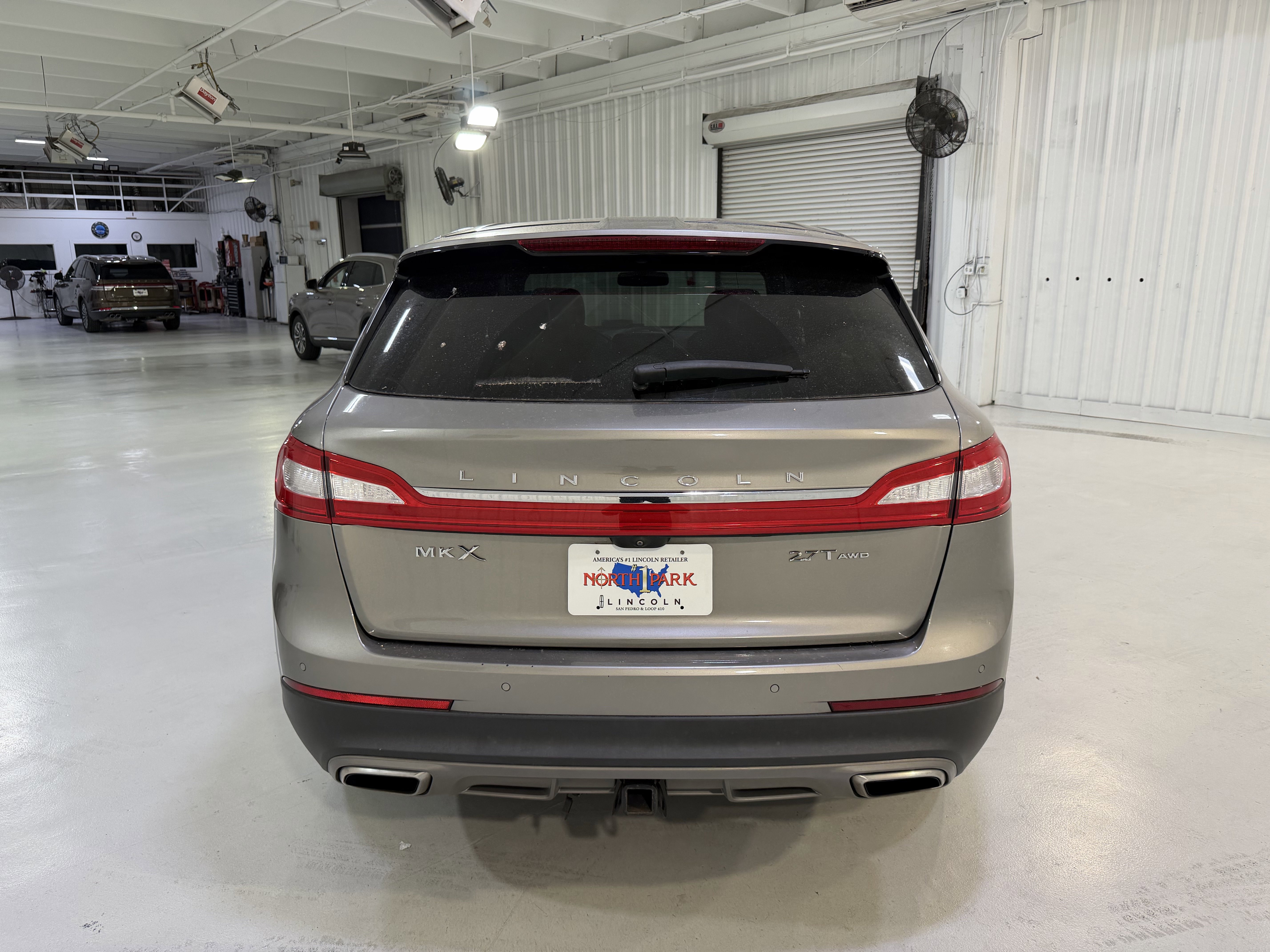 Used 2017 Lincoln MKX Reserve w/ Driver Assistance Package image 8